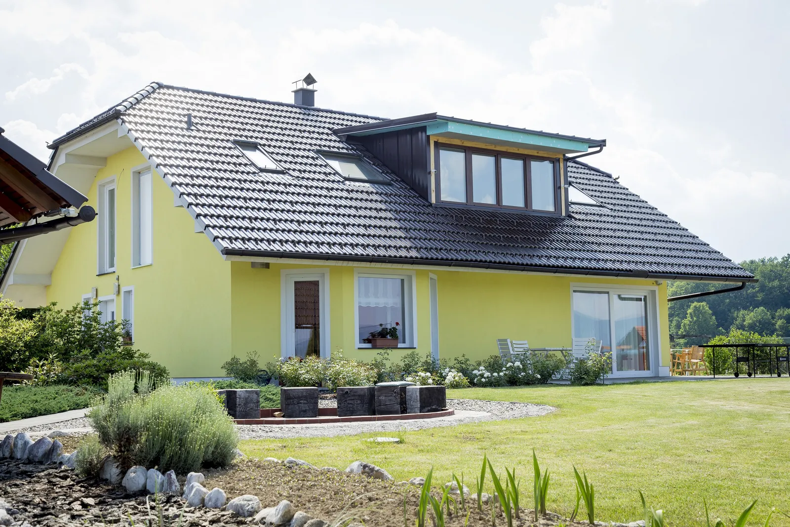 Residence with its landscaped garden